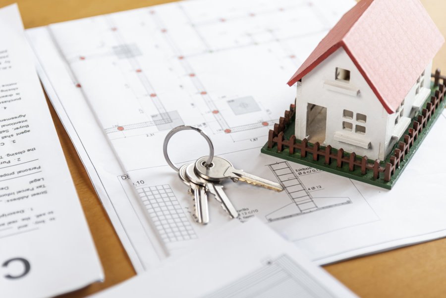 When Should You Hire Real Estate Lawyer (+ 15 Tips to Buy or Sell Property) image
